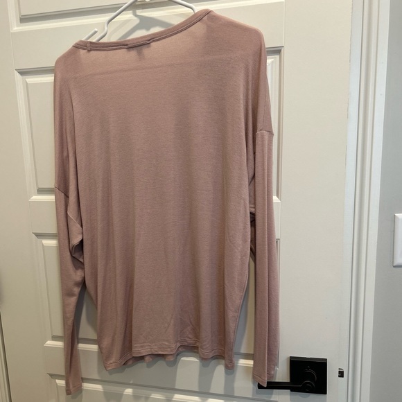 Express Long Sleeve Mauve Criss Cross Detail Top Size Medium - Picture 5 of 5